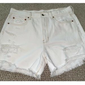 American eagle White jean shorts Sz 14